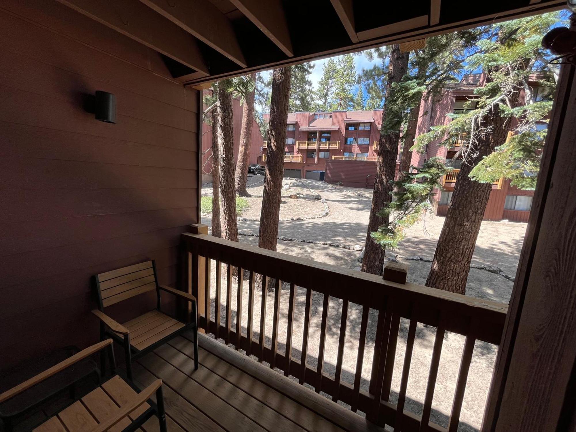 Tastefully Remodeled Condo At Mammoth Ski & Racquet Club, Hot Tub, Garage, 10 Min Walk To Ski Lifts マンモス・レイクス エクステリア 写真