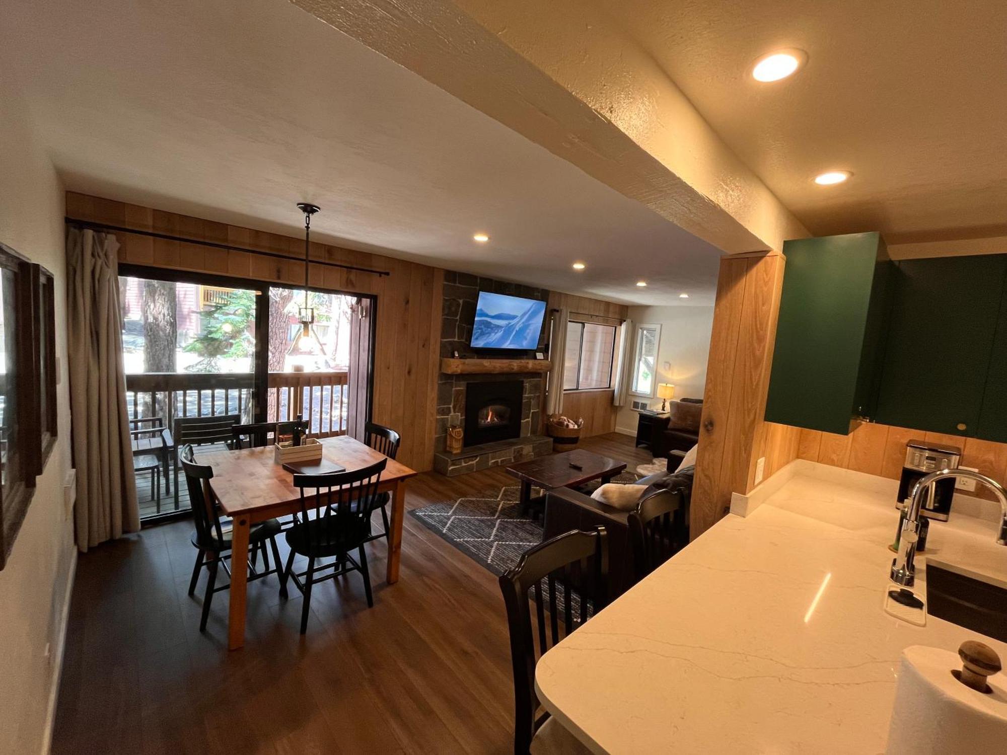 Tastefully Remodeled Condo At Mammoth Ski & Racquet Club, Hot Tub, Garage, 10 Min Walk To Ski Lifts マンモス・レイクス エクステリア 写真