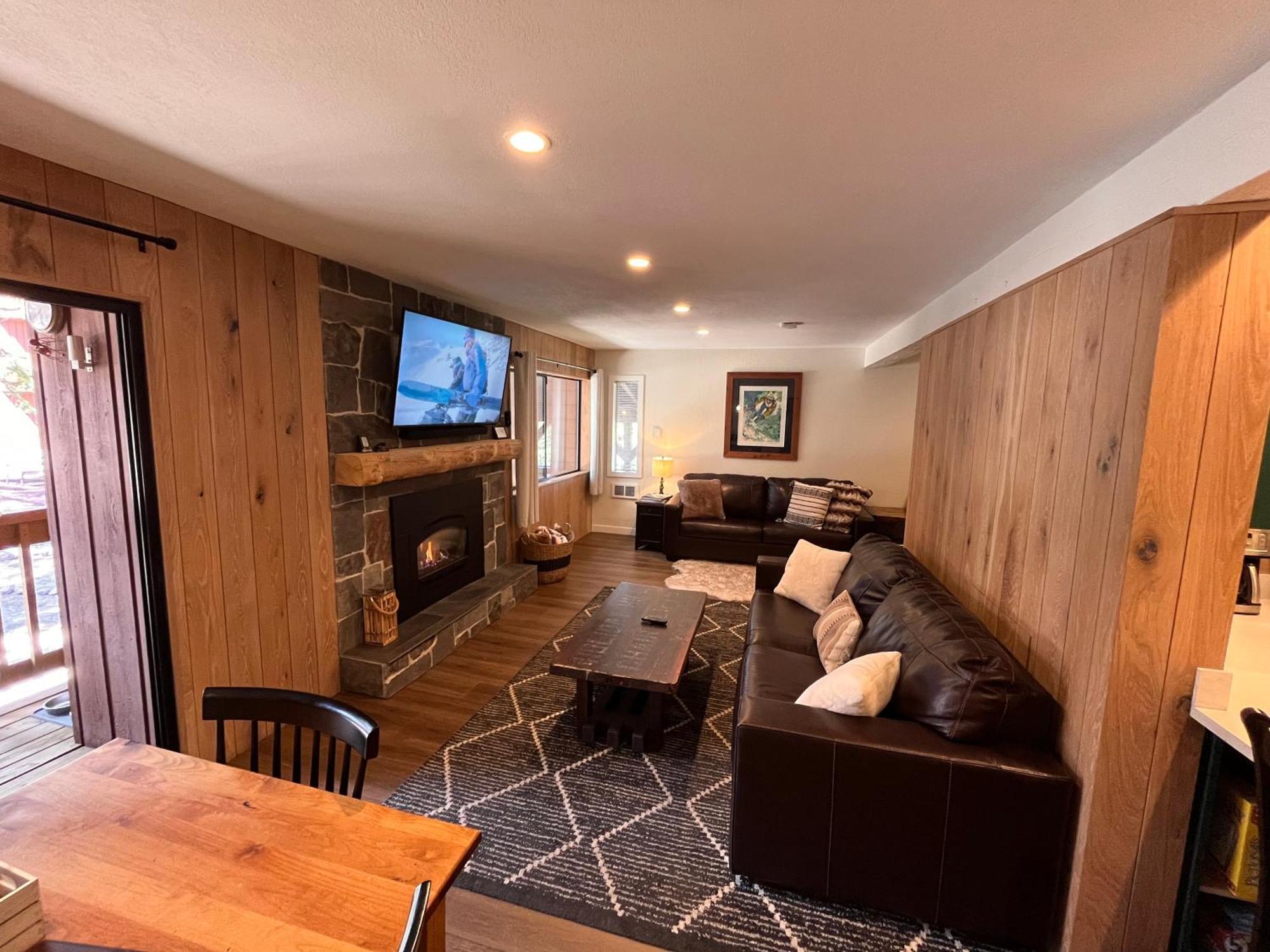 Tastefully Remodeled Condo At Mammoth Ski & Racquet Club, Hot Tub, Garage, 10 Min Walk To Ski Lifts マンモス・レイクス エクステリア 写真