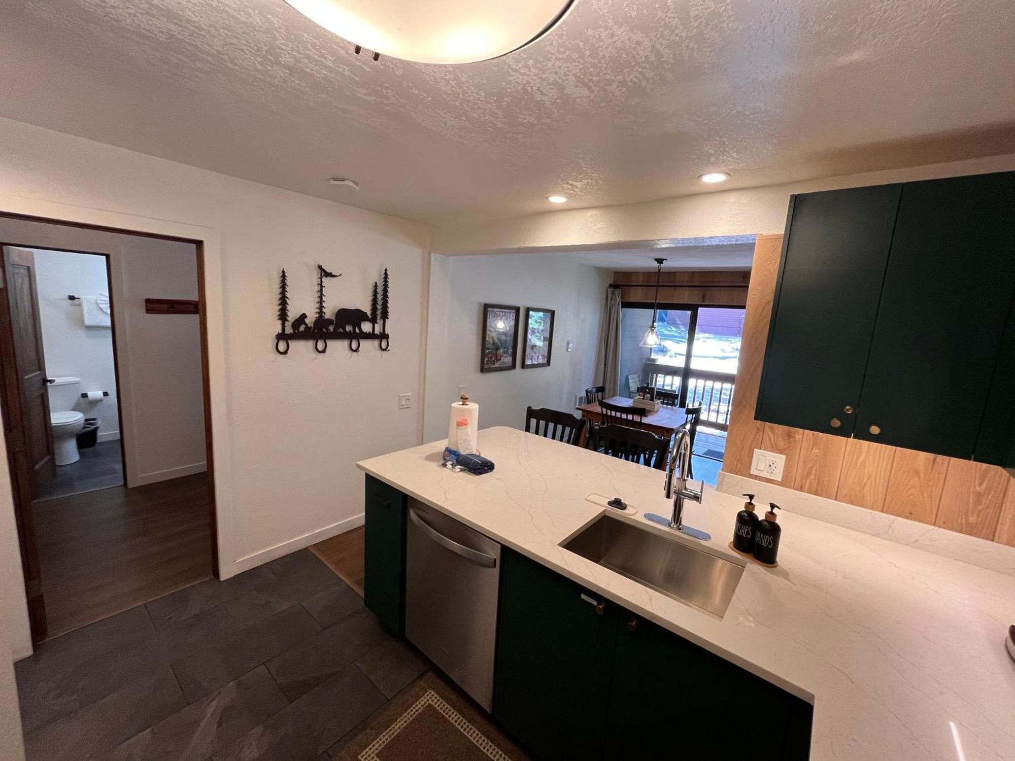 Tastefully Remodeled Condo At Mammoth Ski & Racquet Club, Hot Tub, Garage, 10 Min Walk To Ski Lifts マンモス・レイクス エクステリア 写真