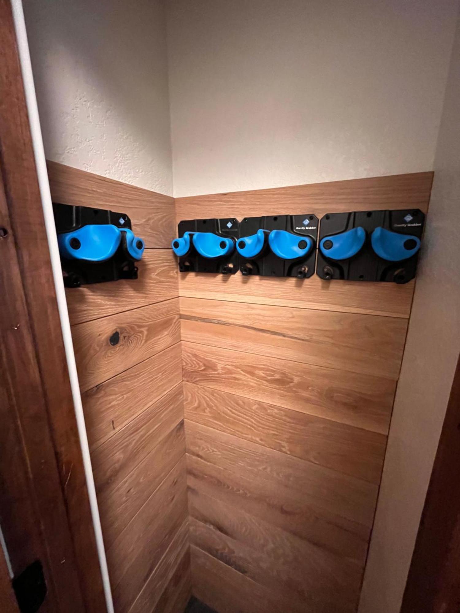 Tastefully Remodeled Condo At Mammoth Ski & Racquet Club, Hot Tub, Garage, 10 Min Walk To Ski Lifts マンモス・レイクス エクステリア 写真