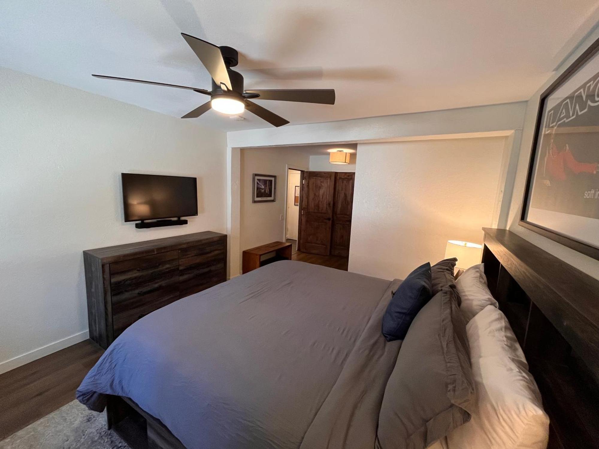 Tastefully Remodeled Condo At Mammoth Ski & Racquet Club, Hot Tub, Garage, 10 Min Walk To Ski Lifts マンモス・レイクス エクステリア 写真